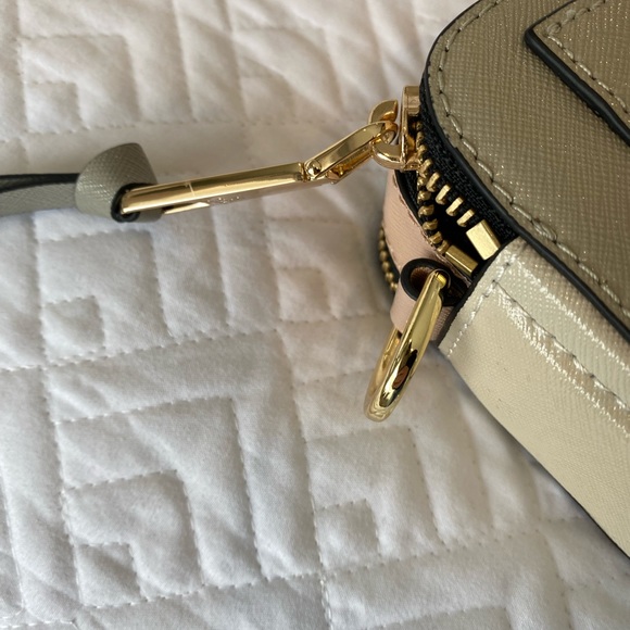 Marc Jacobs Snapshot Bag. Blush pink & grey with pink, black & silver strap - Picture 9 of 16